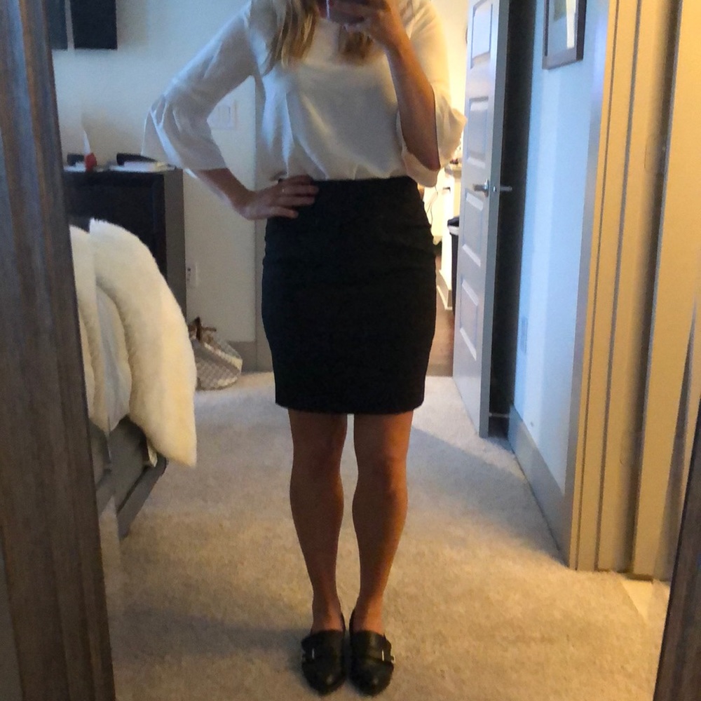 Banana republic black mini pencil skirt